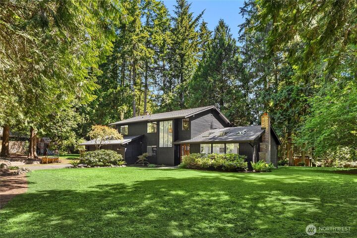 Property Photo:  6322 NE Lariat Loop  WA 98110 