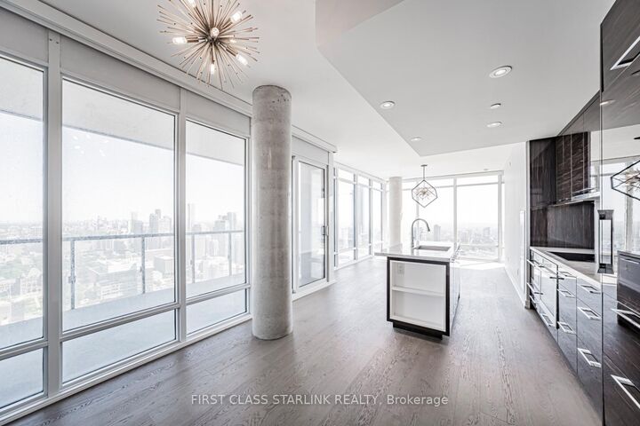 Property Photo:  488 University Avenue 4802  ON M5G 0C1 