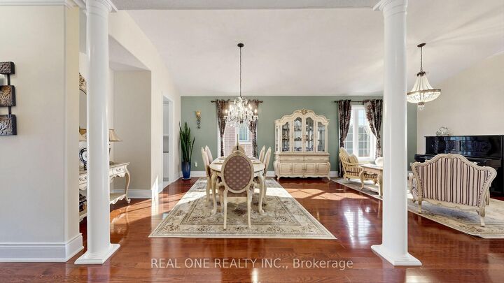 Property Photo: 58 Emerald Hts Drive ON L4A 0C8
