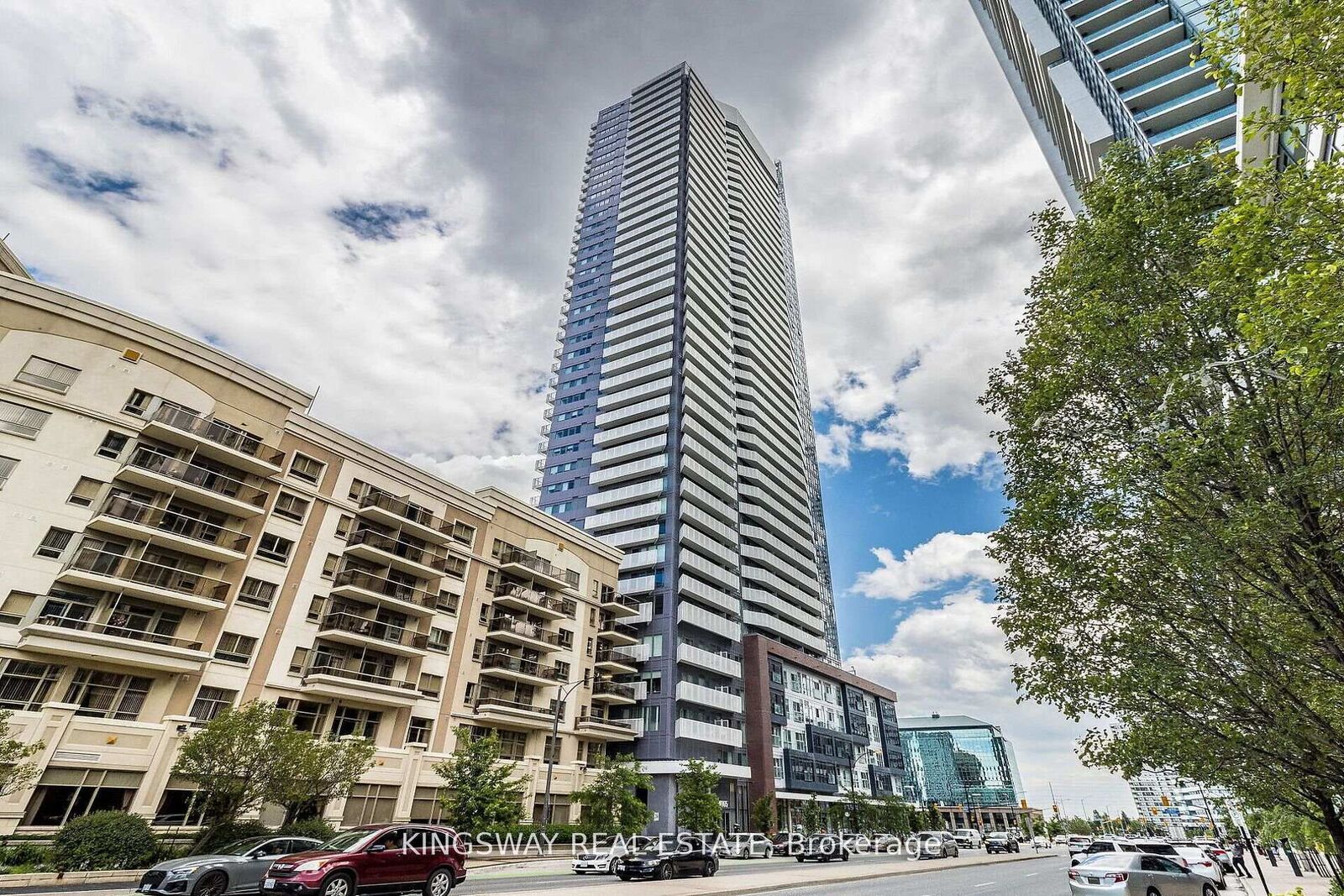 Property Photo: 4065 Confederation Parkway 3311 ON L5B 0L4