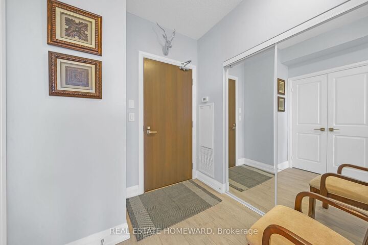 Property Photo: 7161 Yonge Street 1525 ON L3T 0C8