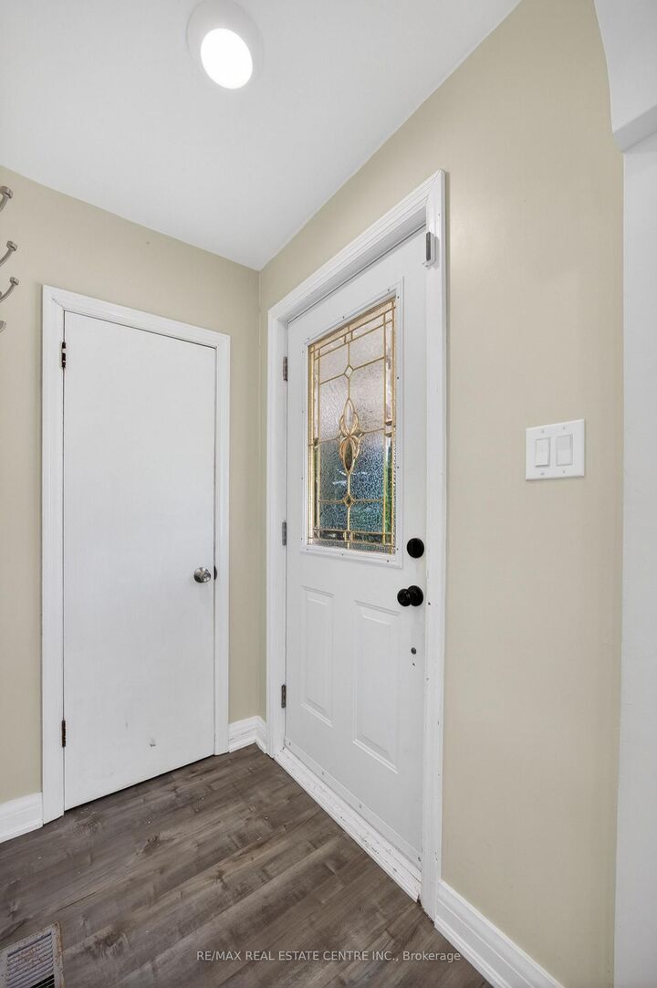 Property Photo: 43 West 1st Street ON L9C 3B9
