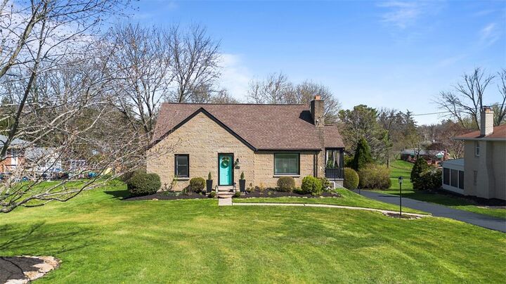 Property Photo:  211 Patton Dr  PA 15108 
