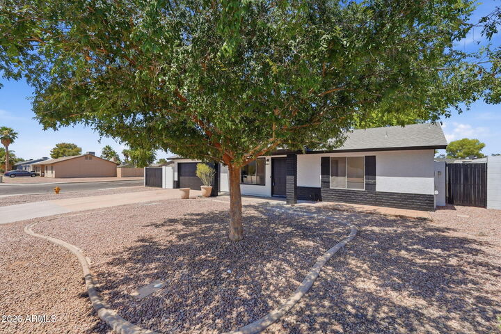 Property Photo:  182 S Oak Street  AZ 85226 