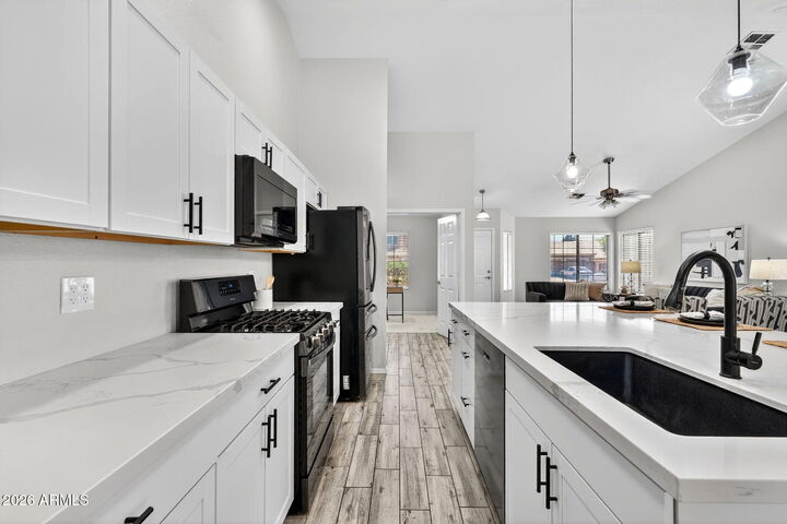 Property Photo: 1114 E Artesian Way AZ 85234