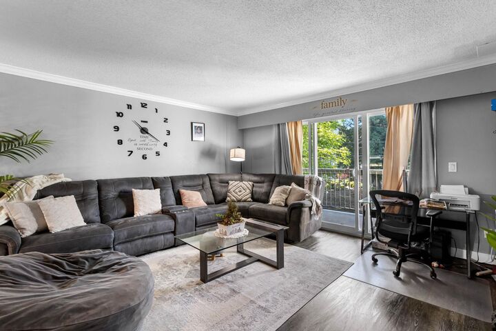 33293 E Bourquin Crescent 29 — photo 1