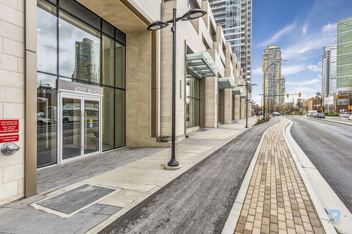 Property Photo: 6000 McKay Avenue 206 BC V5H 0K2