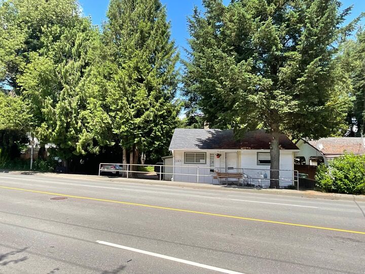 Property Photo: 33431 George Ferguson Way BC V2S 2L9