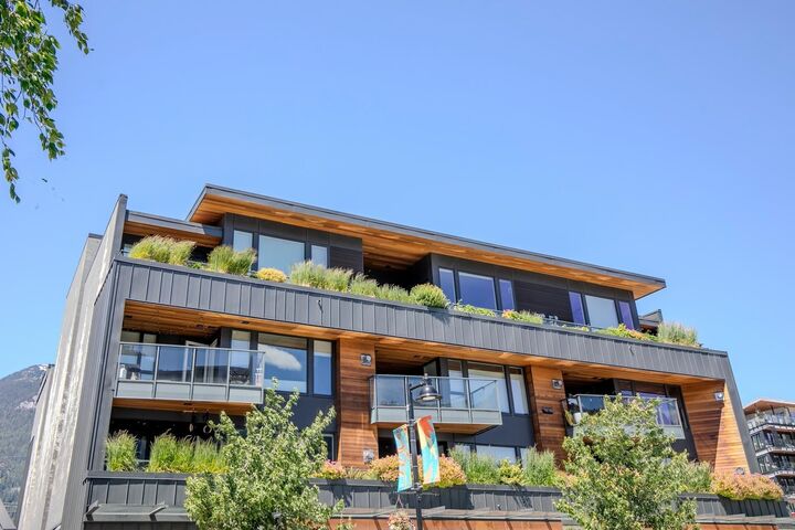 Property Photo:  38165 Cleveland Avenue 303  BC V8B 0P1 