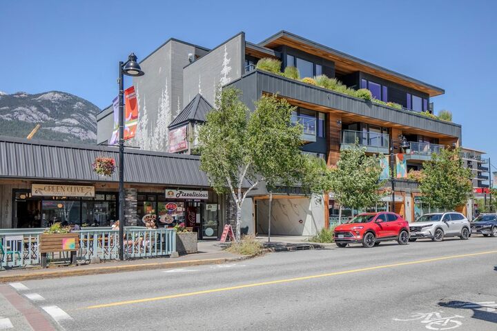 Property Photo:  38165 Cleveland Avenue 303  BC V8B 0P1 