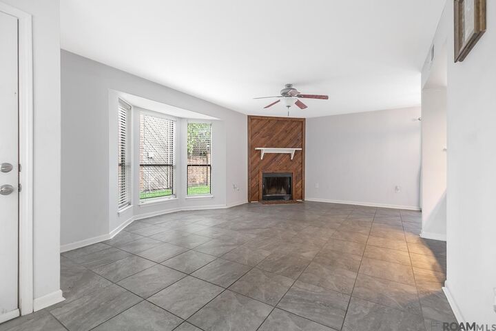 Property Photo:  1825 S Brightside View Dr #E  LA 70820 