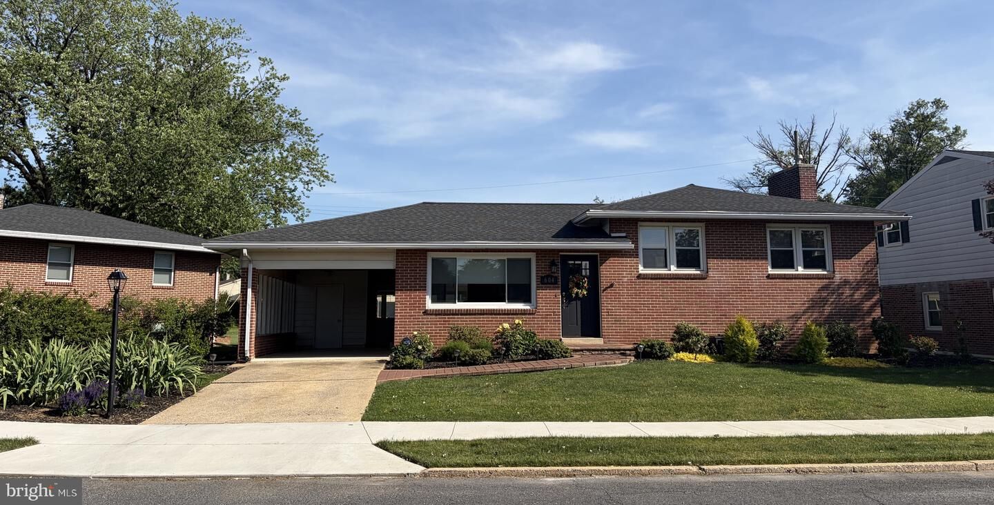 Property Photo:  604 Robert Street  PA 17055 