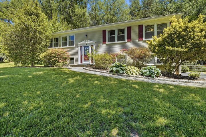 Property Photo: 1811 Cranberry Lane VA 20191