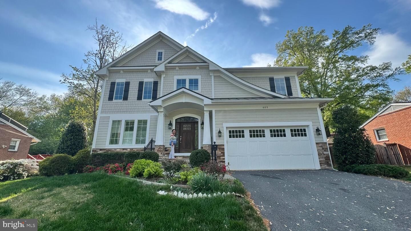 Property Photo:  605 Meadow Lane SW  VA 22180 
