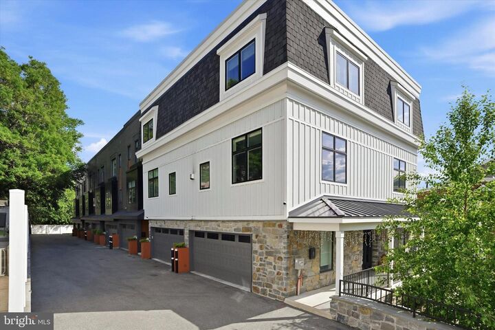 Property Photo:  263 Hermitage Street 7  PA 19127 