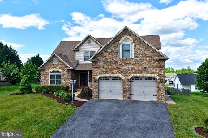 Property Photo:  169 Granny Smith Lane  PA 17222 