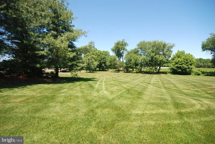 Property Photo:  1 Mayfaire Circle  NJ 08060 