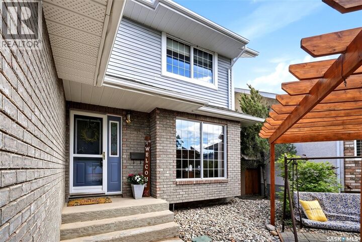 Property Photo:  1358 Lapchuk Crescent N  SK S4X 4L4 