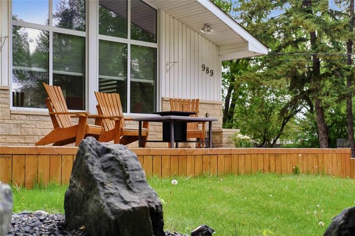 Property Photo:  989 McIvor Avenue  MB R2G 2K1 