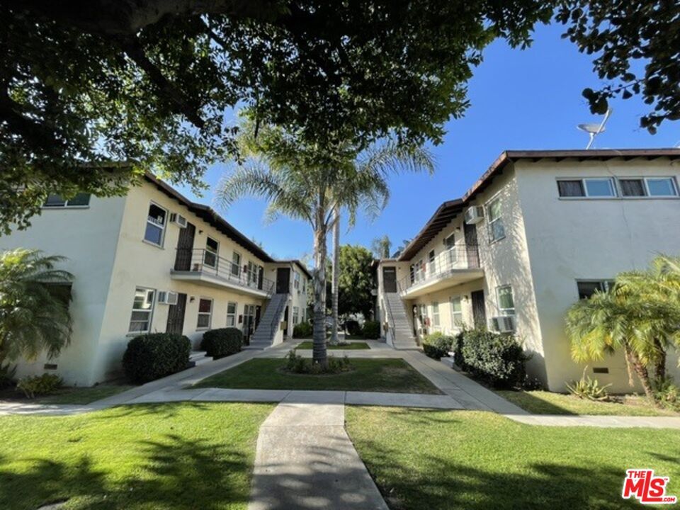 Property Photo:  15246 - 15250 Acre St  CA 91343 