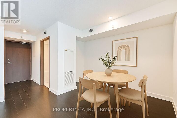Property Photo:  19 Bathurst Street 2309  ON M5V 0N2 