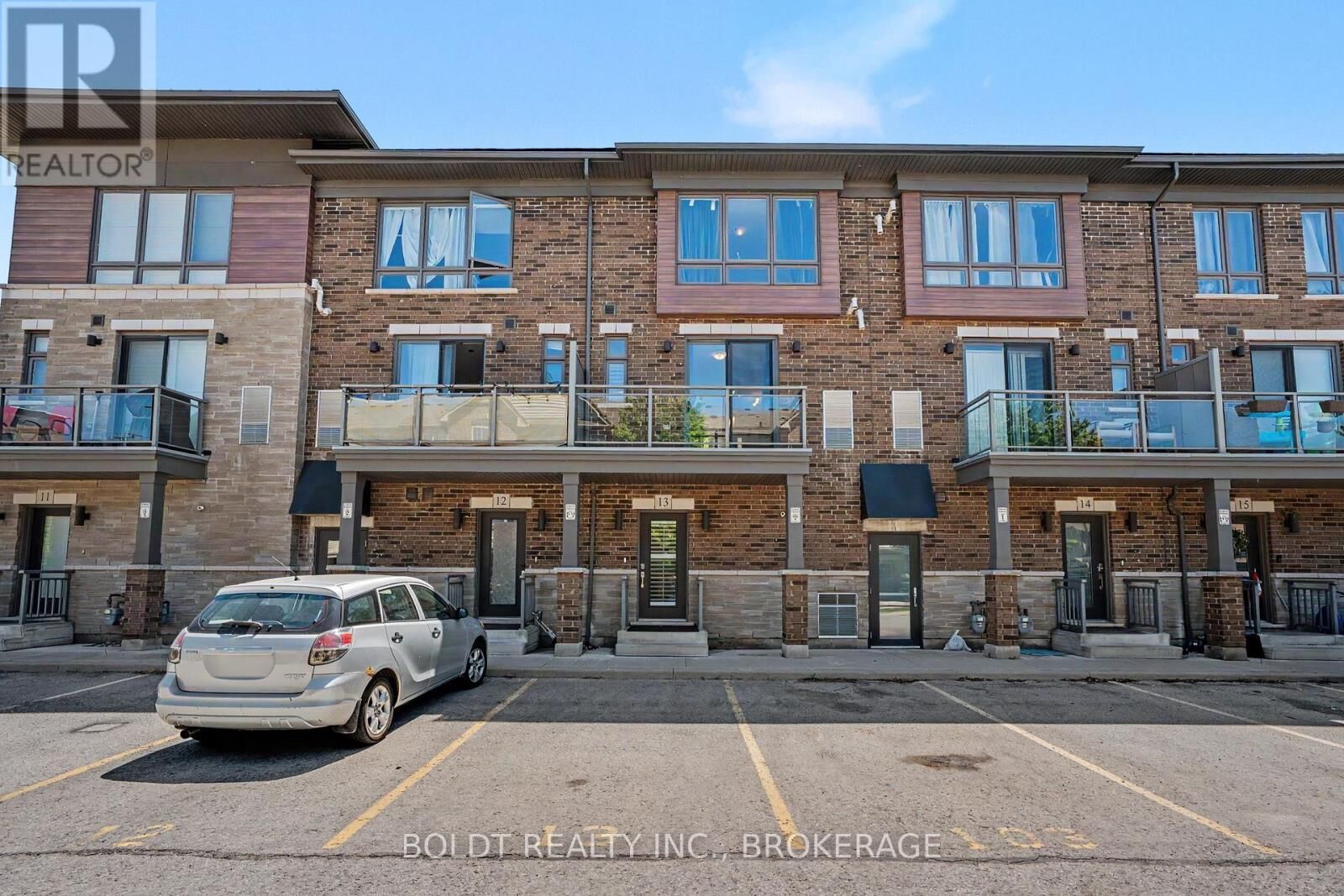 Property Photo:  510 North Service Road 13  ON L3M 0C9 
