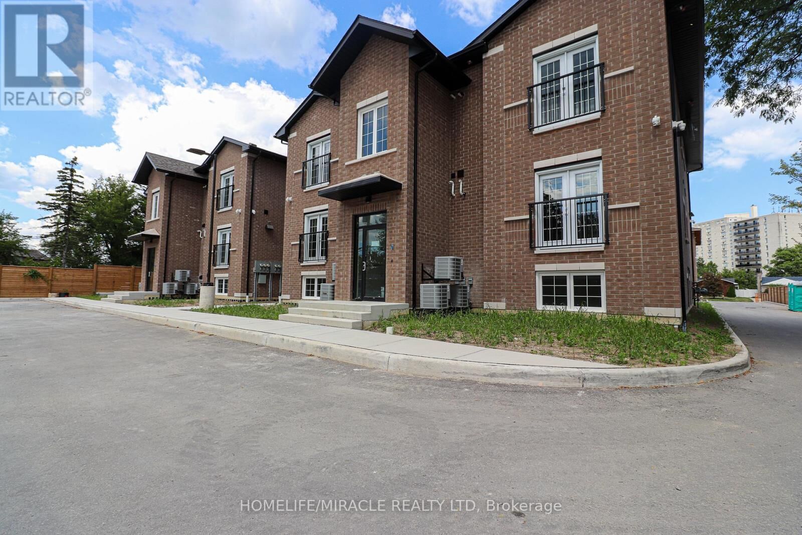 Property Photo:  233 Watson Avenue 204  ON N8S 3R8 
