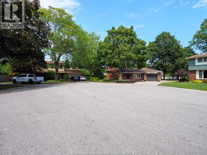Property Photo:  5710 Dalton Avenue  ON N9H 1M8 
