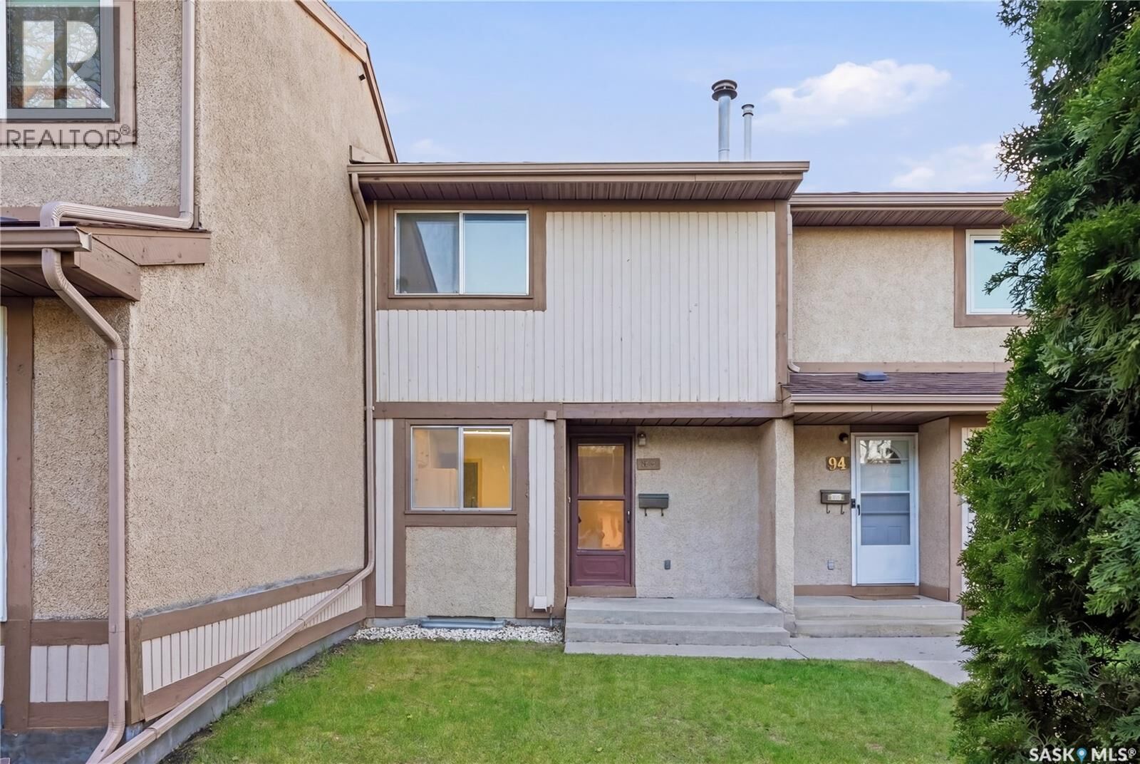 Property Photo:  93 1128 McKercher Drive  SK S7H 4Y7 