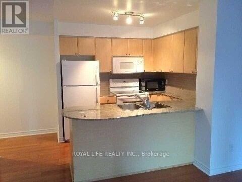 Property Photo:  763 Bay Street 809  ON M5G 2R3 
