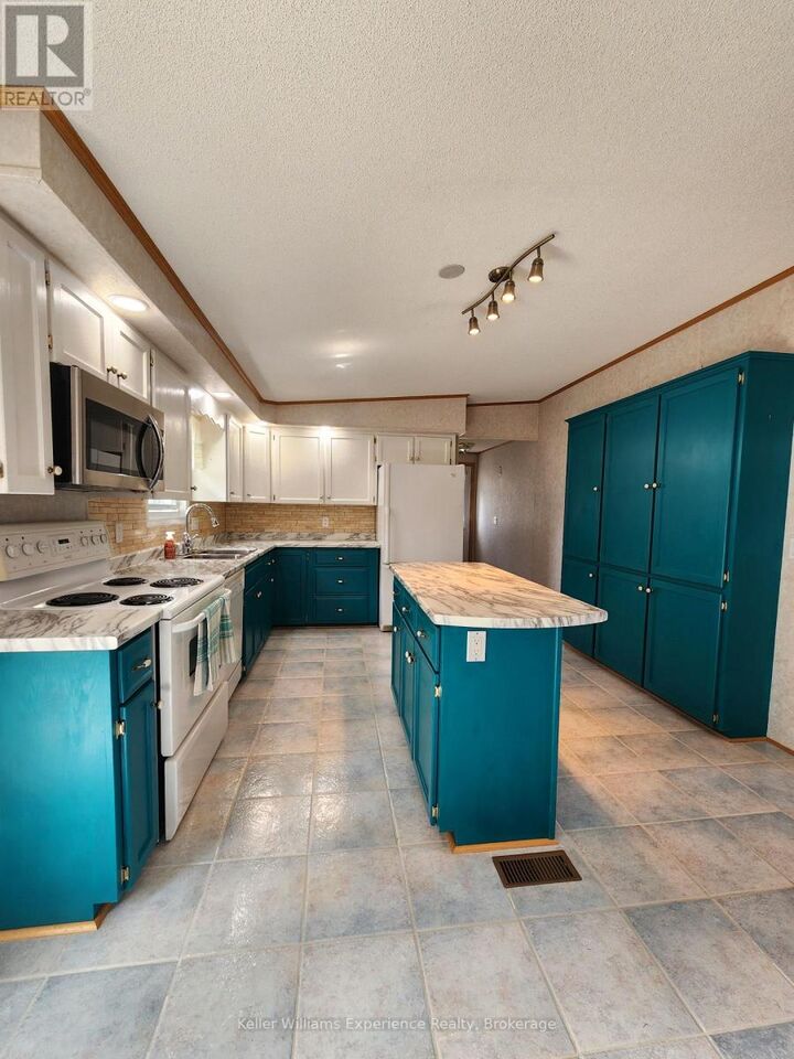 Property Photo:  6512 Minto Line 12 J-24  ON N0G 1M0 