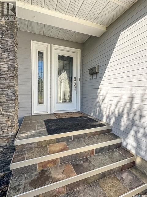 Property Photo:  418 Curry Crescent  SK S9H 4X4 