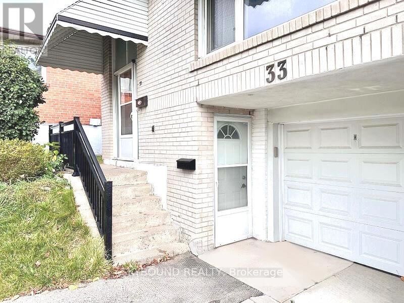 Property Photo:  33 Yatesbury Road  ON M2H 1G1 