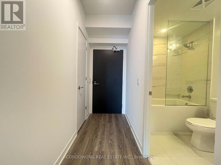 Property Photo:  180 Front Street East 3209  ON M5A 0A9 