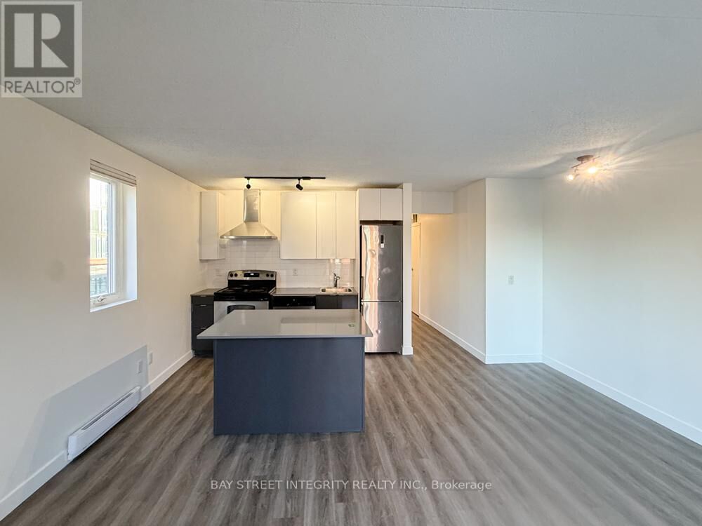 Property Photo:  678 Queen Street East Unit 7  ON M4M 1G8 