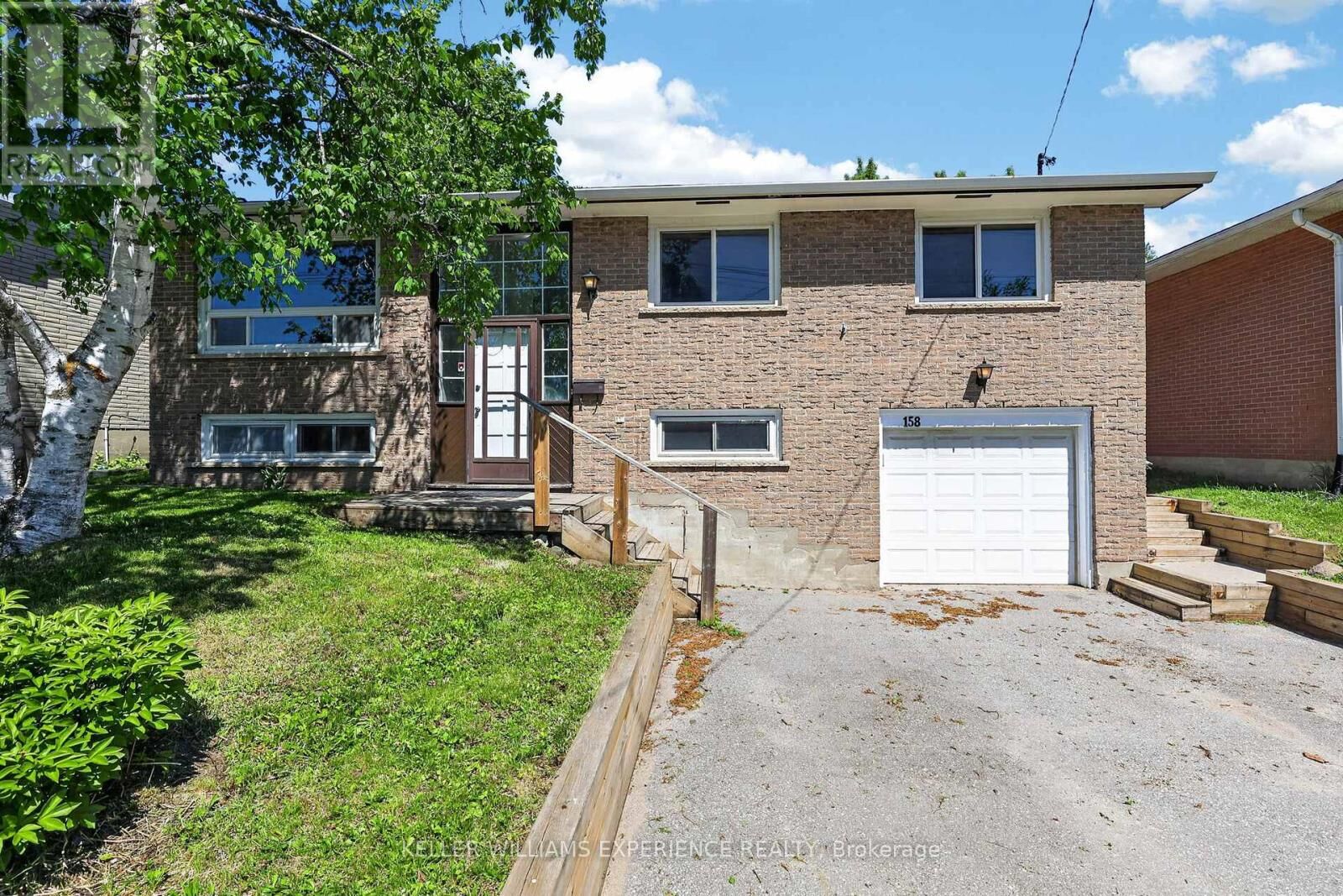 Property Photo:  158 Cundles Road East  ON L4M 2Z9 