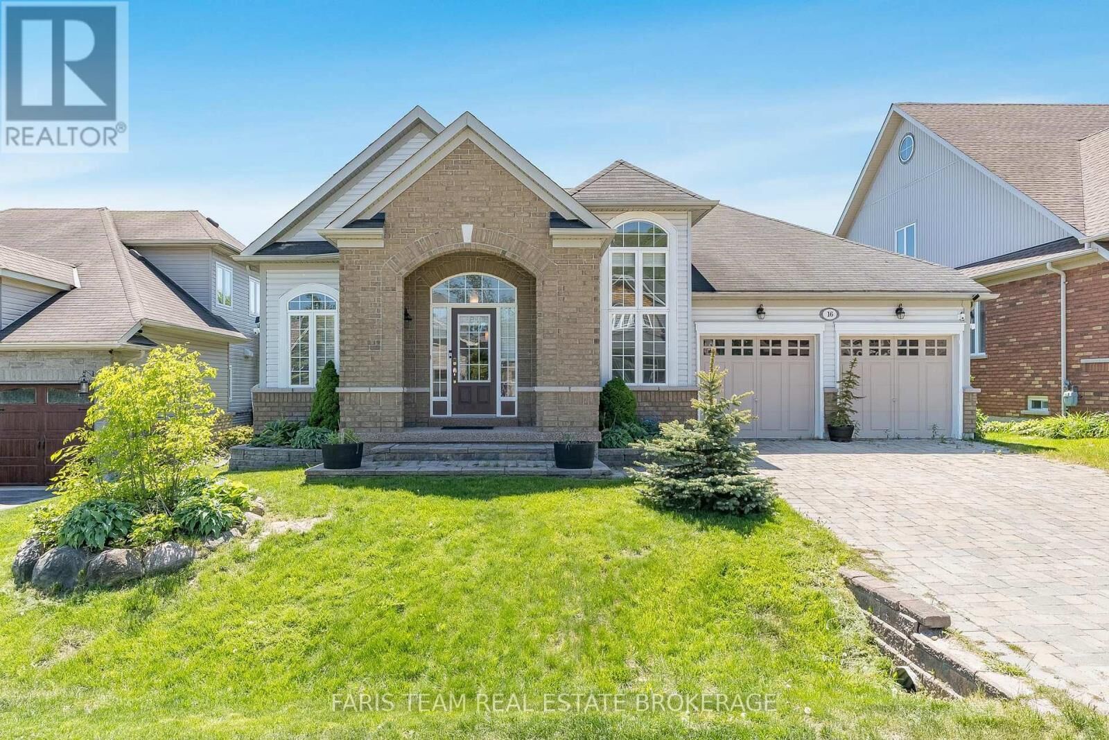 Property Photo:  16 Landscape Drive  ON L0L 2L0 