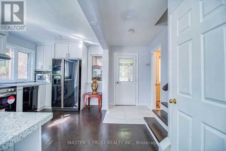 Property Photo:  20 Valhalla Court  ON L4G 5W3 