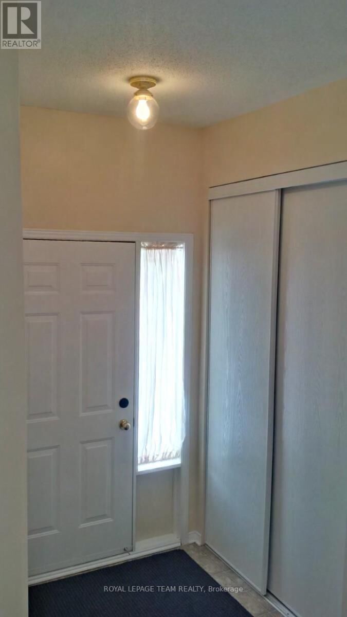 Property Photo:  2211 Esprit Drive  ON K4A 4Z1 