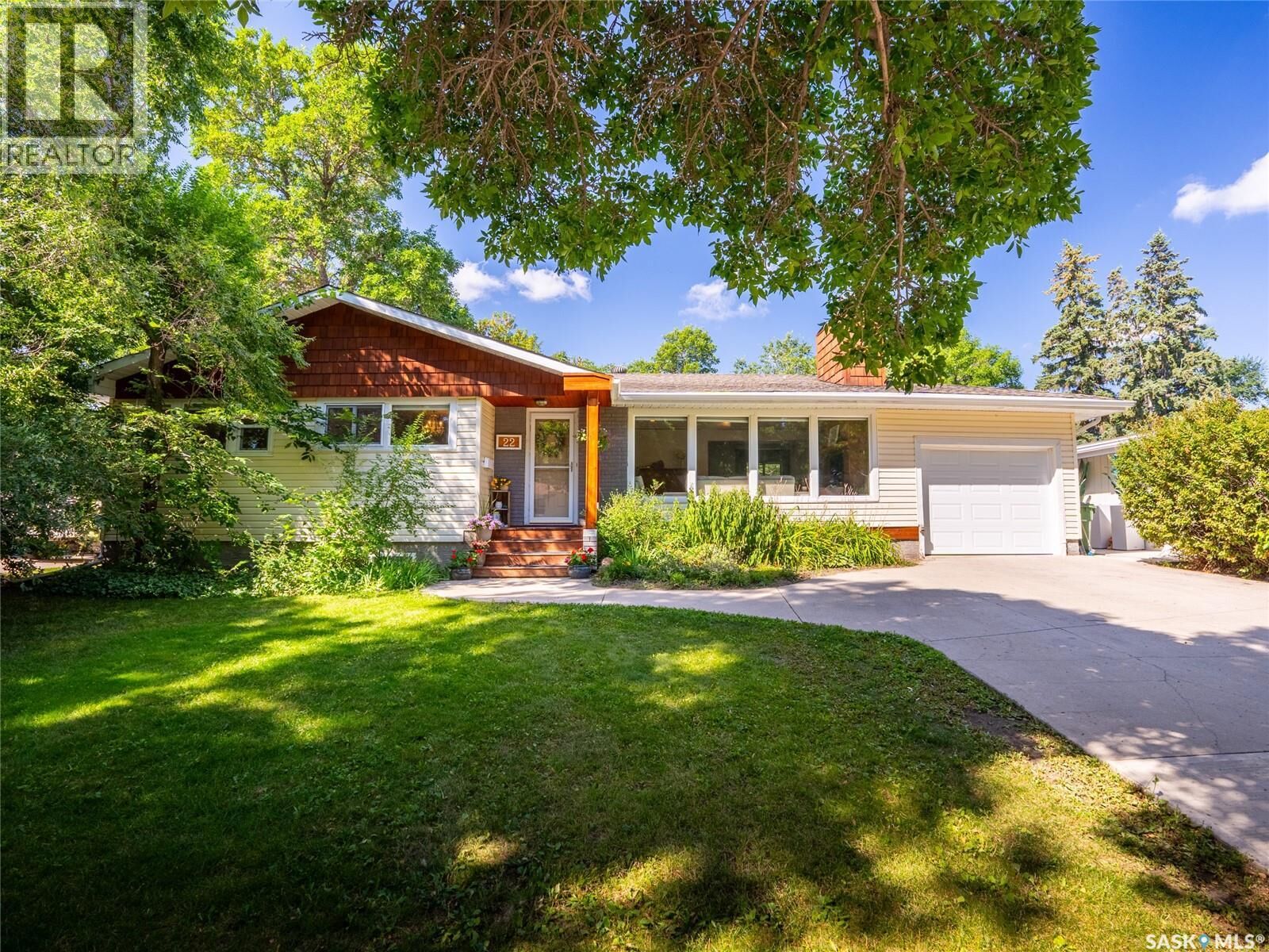 Property Photo:  22 Calder Crescent  SK S4S 4A6 