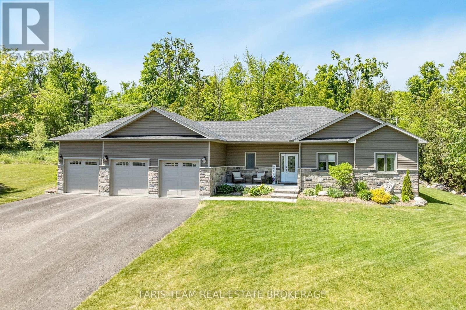 Property Photo:  44 Bachly Avenue  ON L0K 1N0 