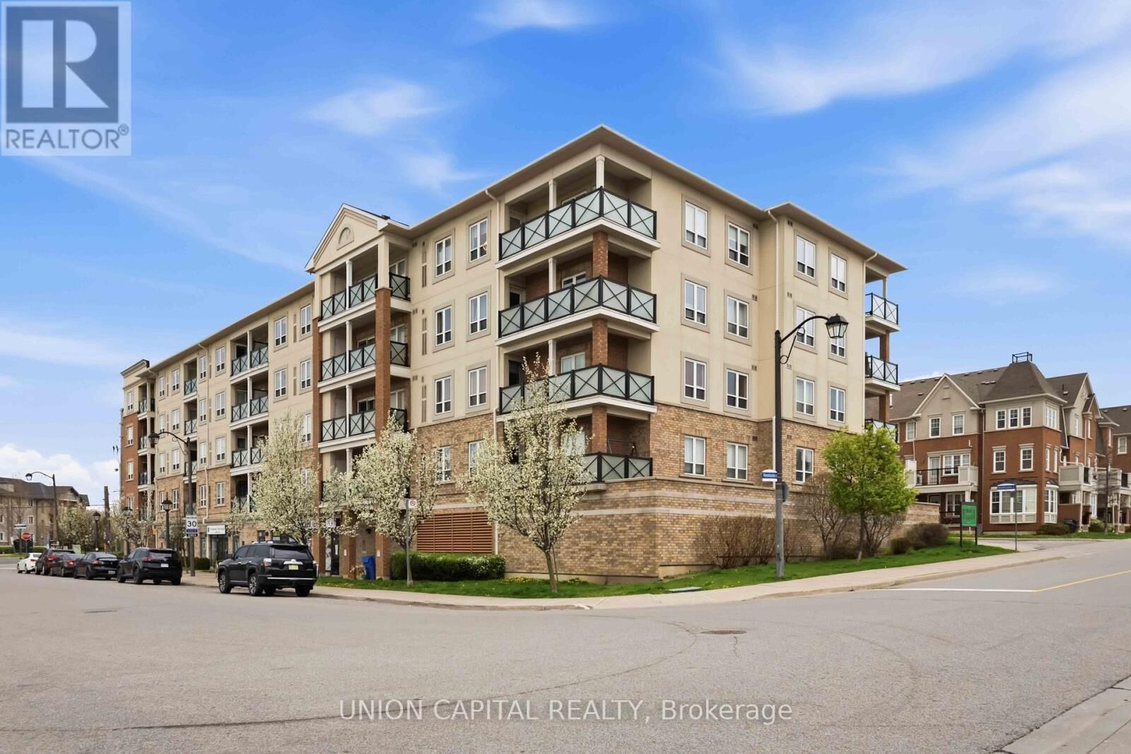 Property Photo:  10 Mendelssohn Street 220  ON M1L 0G7 