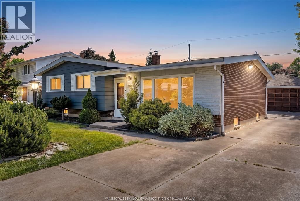 Property Photo: 2695 Sierra Drive ON N9E 2Y9