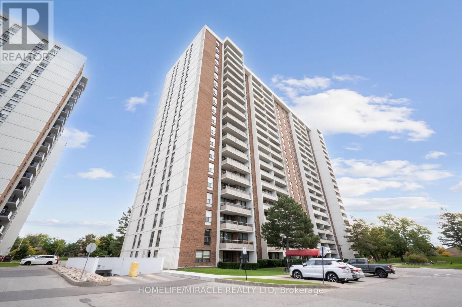 Property Photo:  4 Kings Cross Road 1511  ON L6T 3X8 