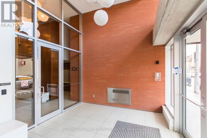 Property Photo:  354 Gladstone Avenue 907  ON K2P 0R4 