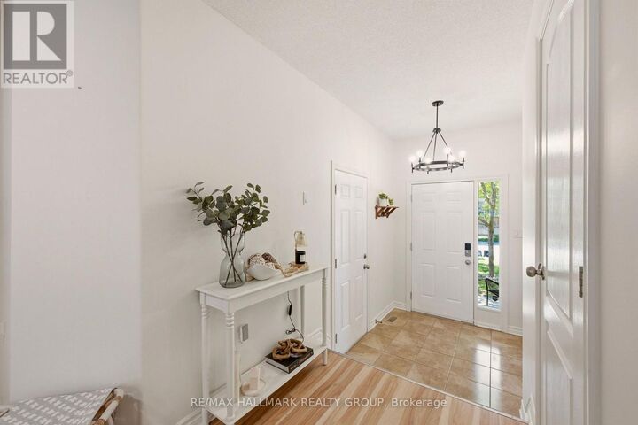 Property Photo:  154 Talltree Crescent  ON K2S 0B1 