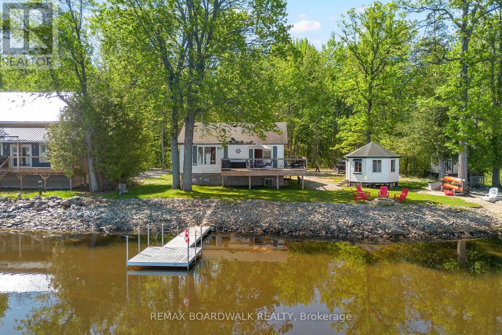Property Photo:  339 Leavoy Lane  ON K7V 3Z8 