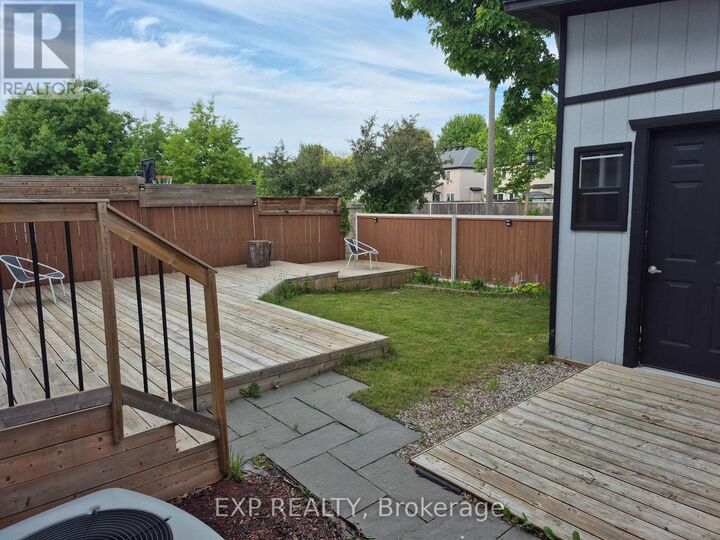 Property Photo:  192 Windhurst Drive  ON K2G 6J4 