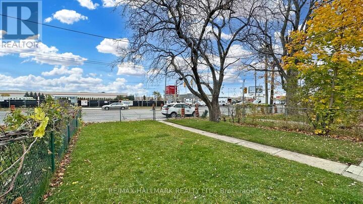 Property Photo:  3572 Dufferin Street Lower  ON M3K 1N1 
