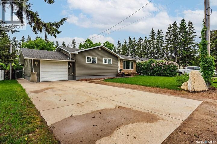 Property Photo:  307 2nd Avenue S  SK S0K 1Z0 